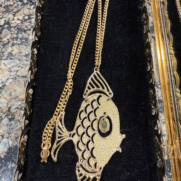 Jewelry - Gold Fish Pendant Necklace
